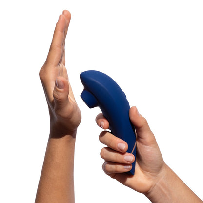 Womanizer - Premium 2 Perangsang Kelentit Boleh Dicas Semula Silikon Blueberry