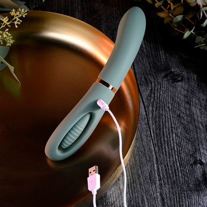Evolved - Chick Flick Vibrator Silikon Melengkung G-spot dan Klitoris