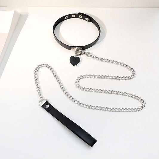 Fee Et Moi - Adjustable Heart Collar with Leash Chain
