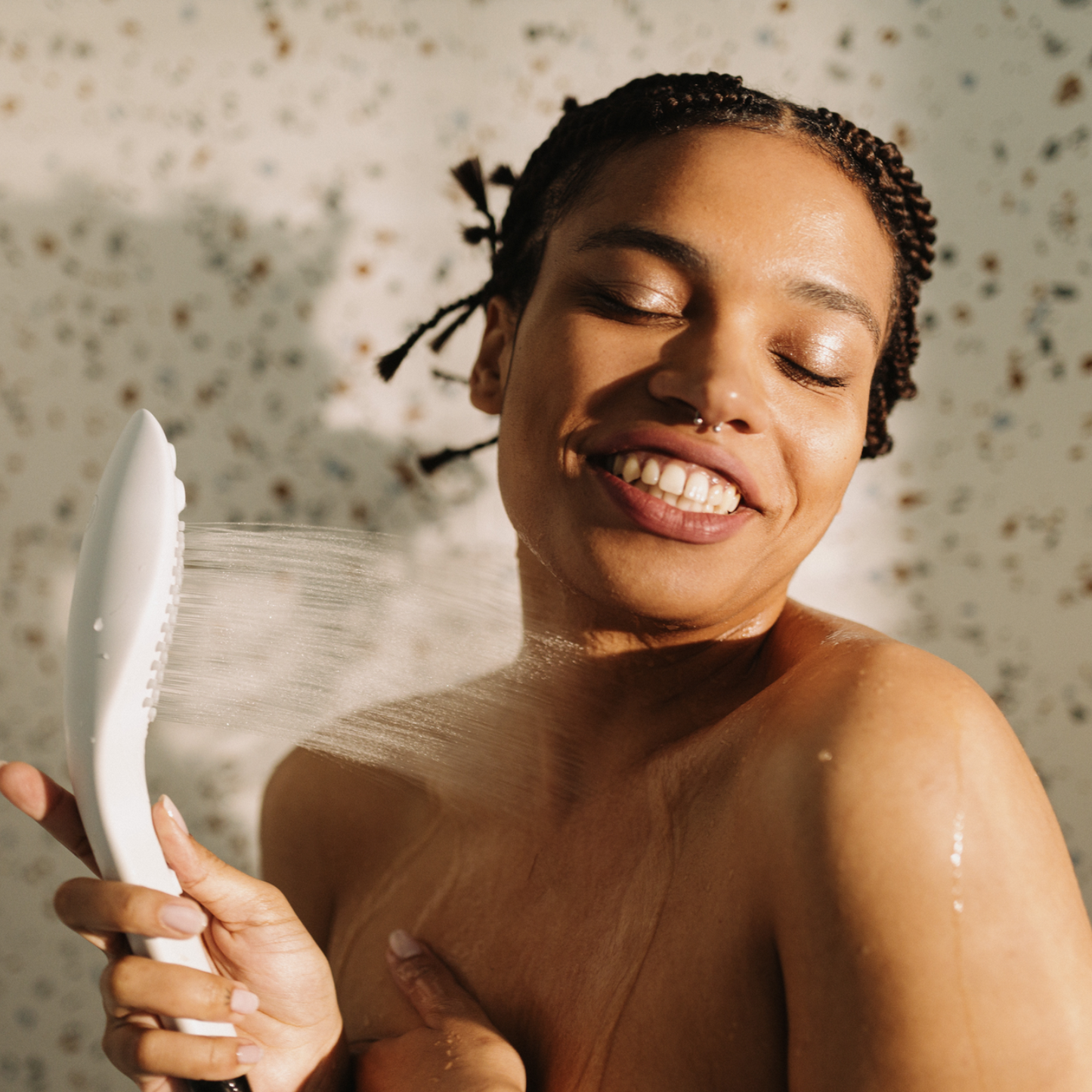 Womanizer Wave – Clitoral Massager + Shower Head in One